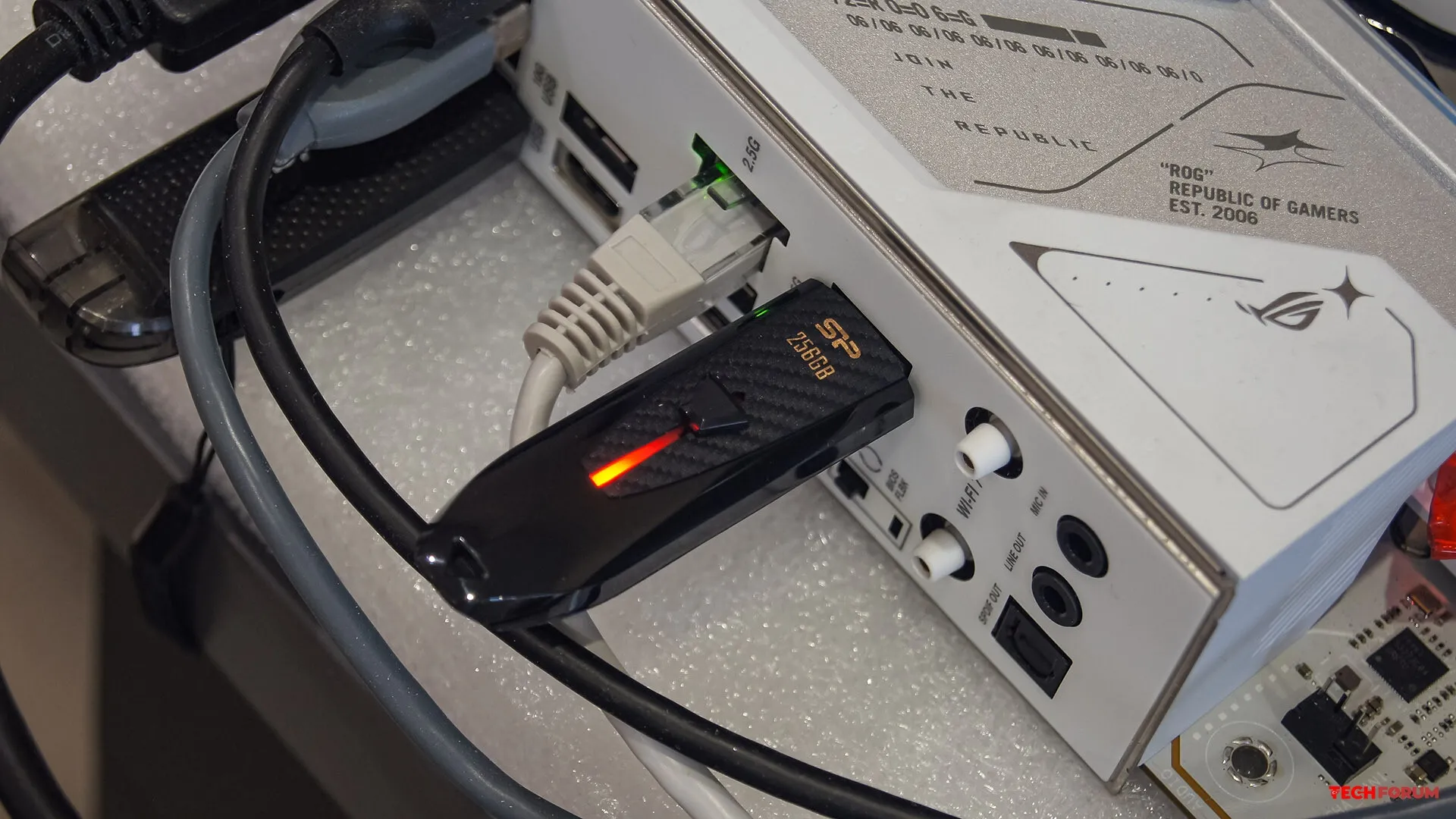 Silicon Power Blaze USB Flash Belleğin İncelemesi? - Görsel 2