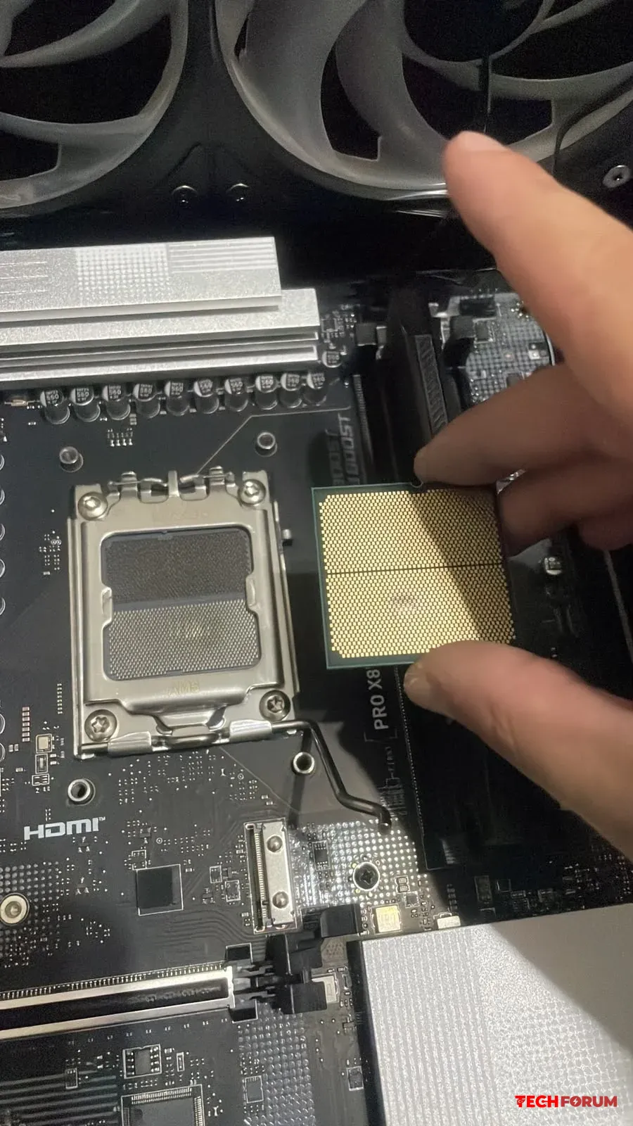Ryzen 7 7800X3D şişmeye ve yanmaya devam ediyor - Görsel 1