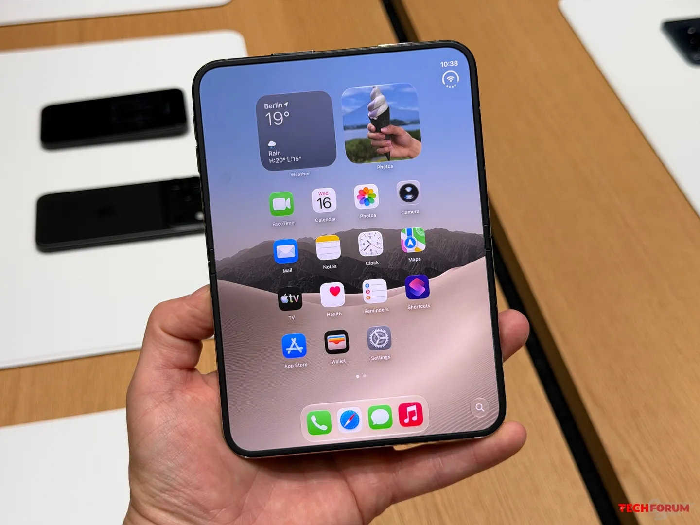 iPhone Duo İlk Bakış Apple’ın İlk Katlanabilir iPhone’u - Görsel 2